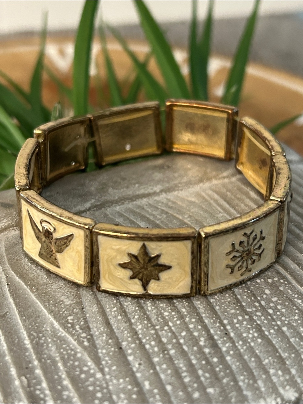 Goldtone and enamel holiday panel stretch bracelet angels snowflakes